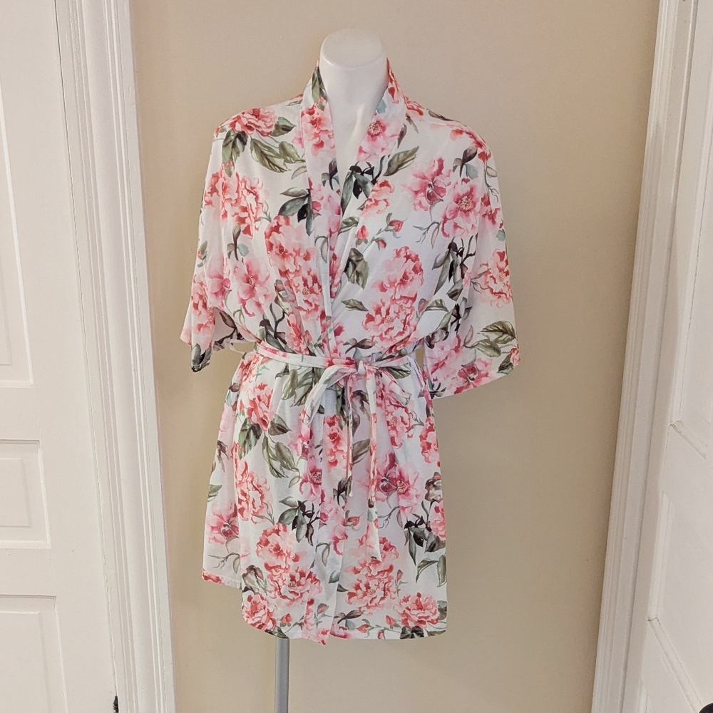 Show Me Your Mumu Brie garden of bloom open front robe. One Size